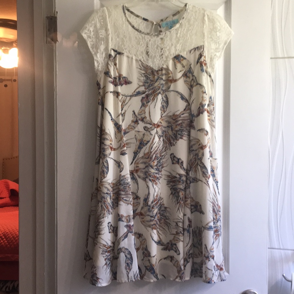 Floral dress with key hole back